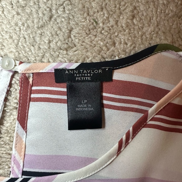 ♥️ Ann Taylor Factory top LARGE petite Striped - Picture 2 of 7